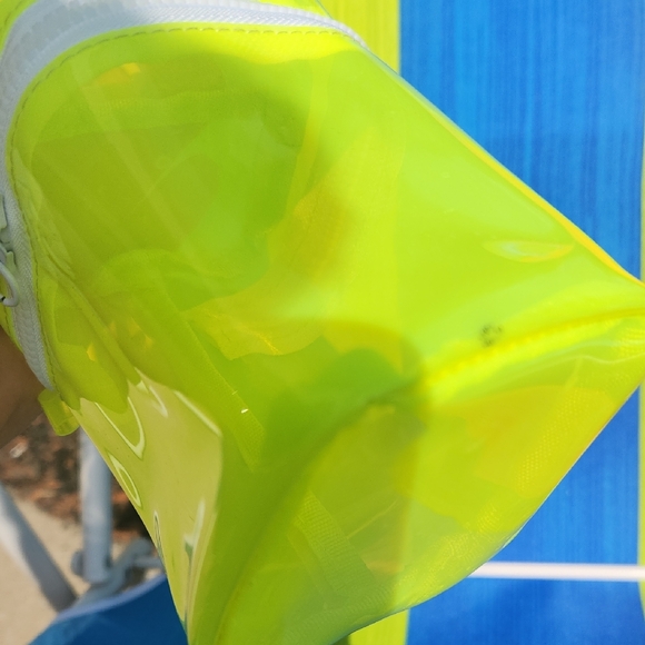 ✨️Drunk Elephant Neon Yellow Clear Cosmetic Pouch with White Strap - Picture 7 of 17